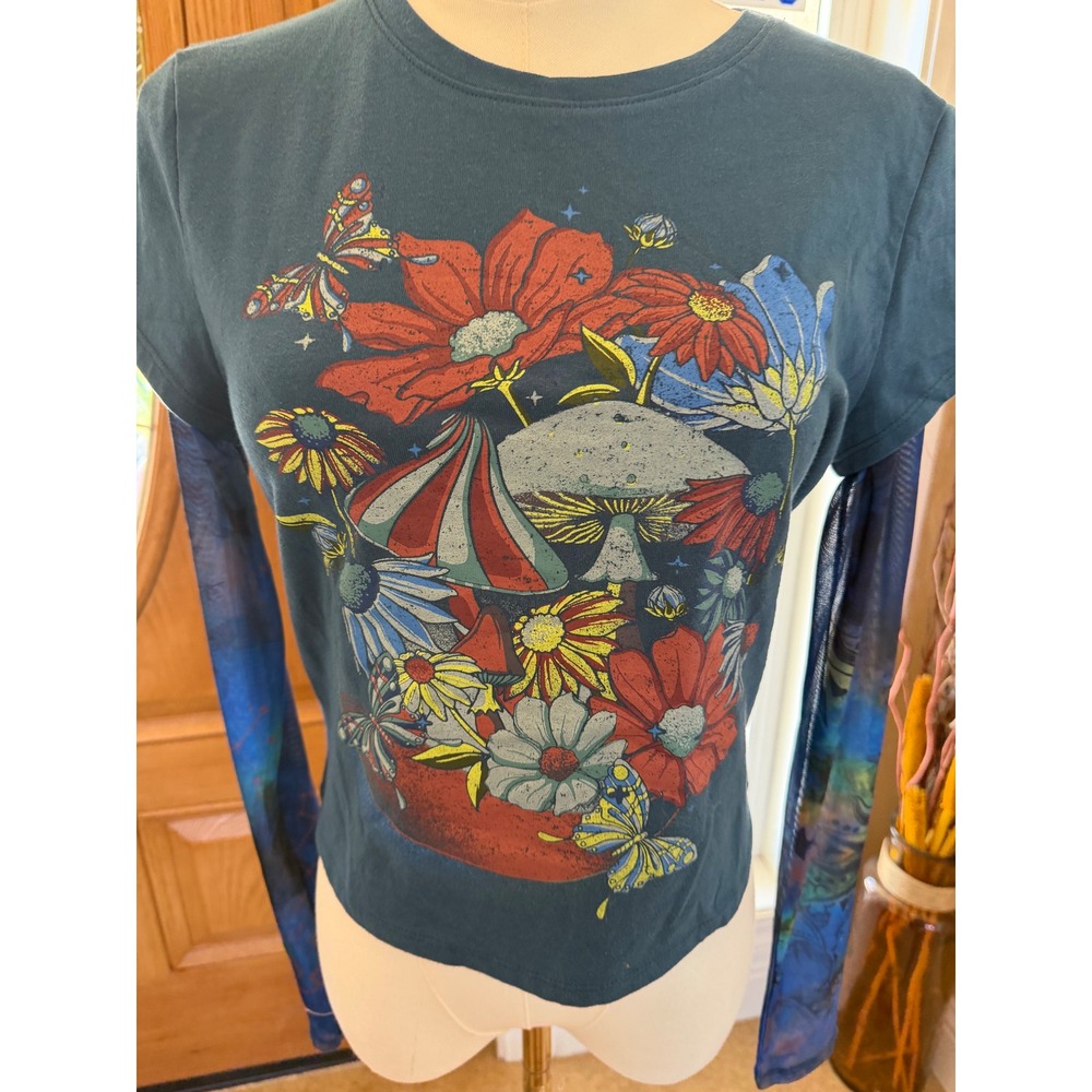 Stitch & Pine Fairycore Y2K Mushroom Butterfly Mesh Sleeve Graphic Tee Medium